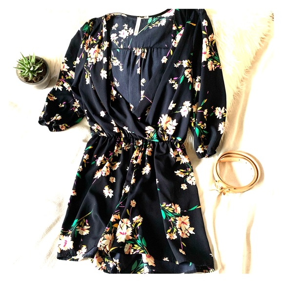 Gilli 3/4 Sleeve Wrap V-Neck Navy Floral Playsuit - Picture 2 of 12